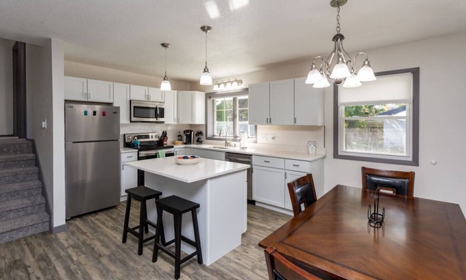 Ankeny House | Ankeny Heights - A 4 bedroom and 2 bath home