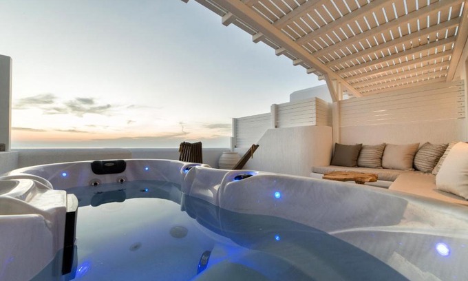 Nea Cryssi Akti Hotel | Anna Platanou Suites