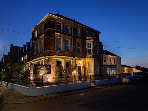 Great Yarmouth House | Annabelle Rooms