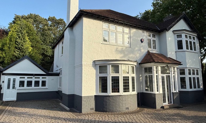 Liverpool Apartment | Annex Studio - Sleeps 2, High-Speed Wifi & Parking