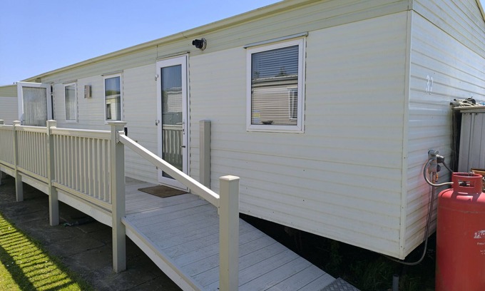 Chapel Saint Leonards House | Annie's 8 Berth Modern Caravan