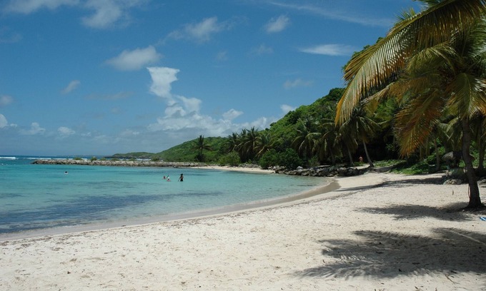 Anse des Rochers Apartment | ANSE DES ROCHERS/VILLA CARAIBES 921/waterfront/5 people/WIFI