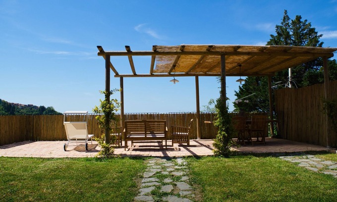 Fosdinovo Apartment | AntiquaeLunae - Callistemon