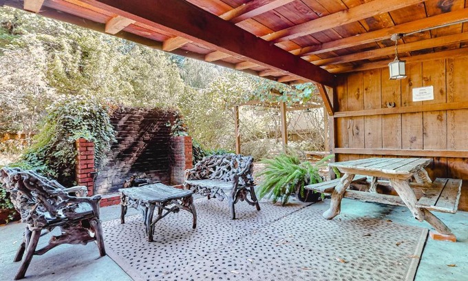 Guerneville House | Antler River Lodge