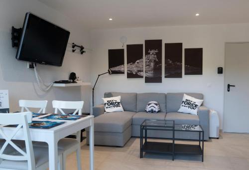 Les Paccots House | Antre de la Force