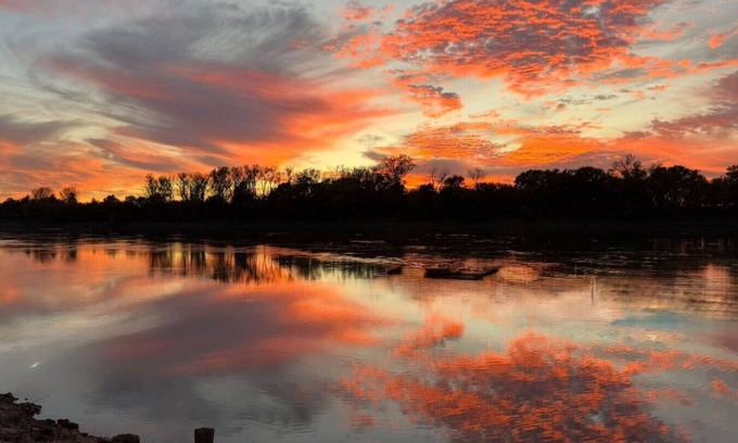St. Joseph Cabin | Ant’s Waterfront 2 Bdrm Cabin w/Best Sunset View!