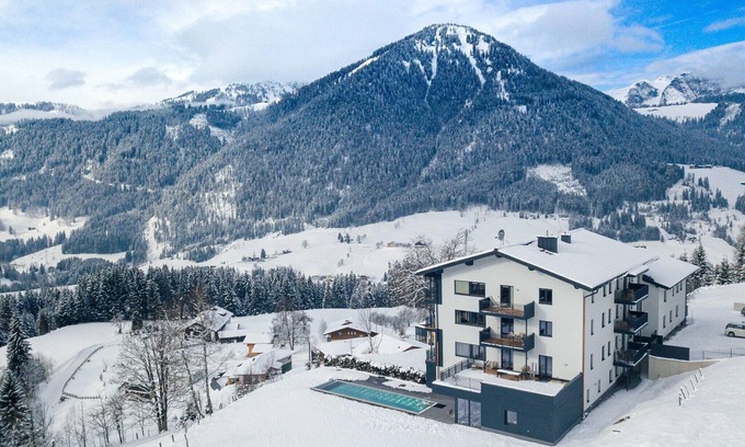Sankt Martin am Tennengebirge Apartment | Apartment with shared infinity pool