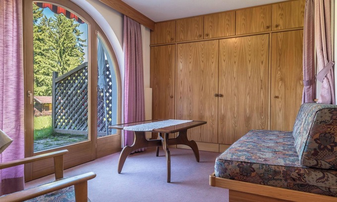 Castelrotto Apartment | Apartment "Ferienparadies Sabina Schlern" in the Nature Reserve directly on the Alpe di Siusi