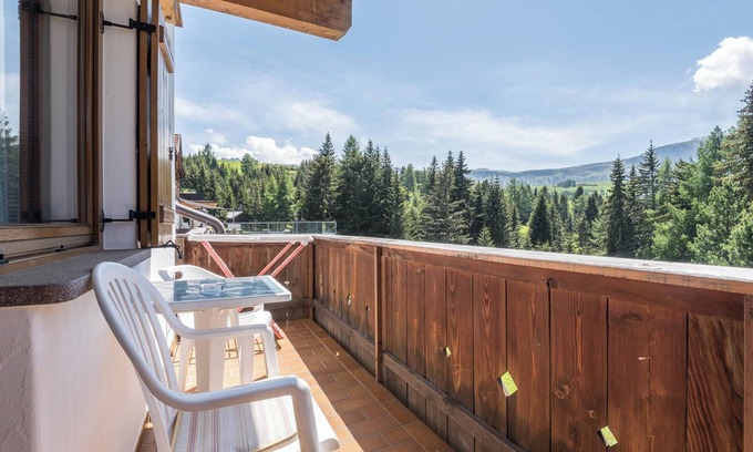 Castelrotto Apartment | Apartment "Ferienparadies Sabina Puflatsch" in the Nature Reserve directly on the Alpe di Siusi