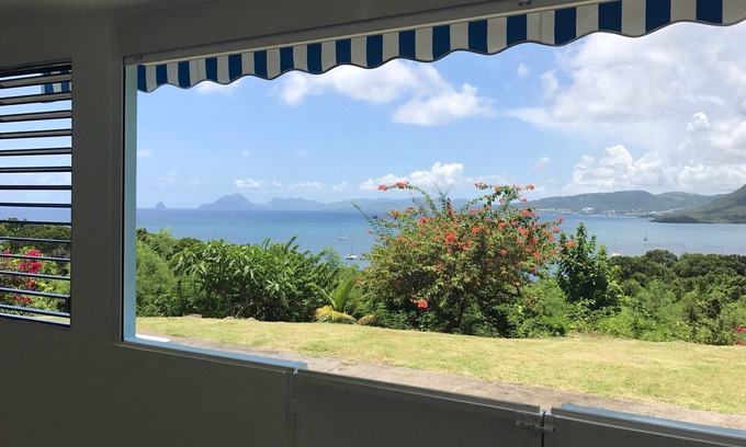 Sainte-Anne Apartment | Apart. Luxury F3 on the ground floor with exceptional sea views
