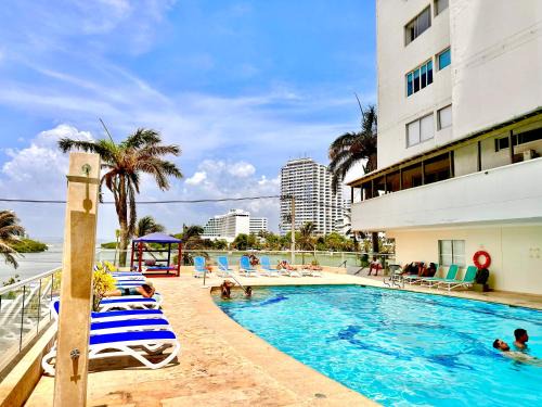 El Laguito Apartment | ApartaEstudio piso alto, cerca hotel Hilton y Dan Carton salida al Mar
