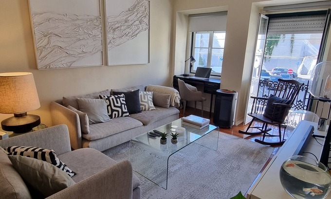 Linda-a-Velha Apartment | Apartamento Luminoso