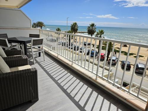 Cavacos Apartment | Apartamento moderno na praia com varanda grande