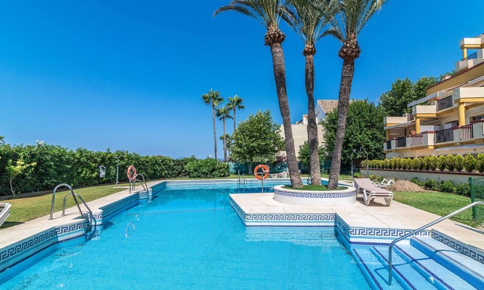 Nikki Beach Apartment | Apartamento Romana Playa with Terrace, Shared Pool, A/C & Wi-Fi