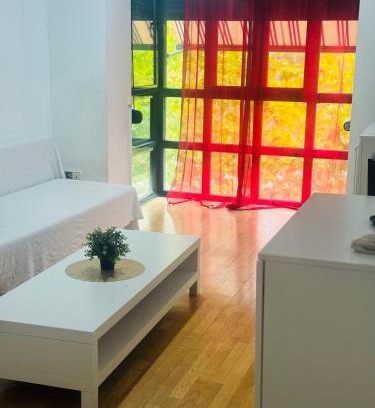 San Blas-Canillejas Apartment | Apartamentos aeropuerto Juan