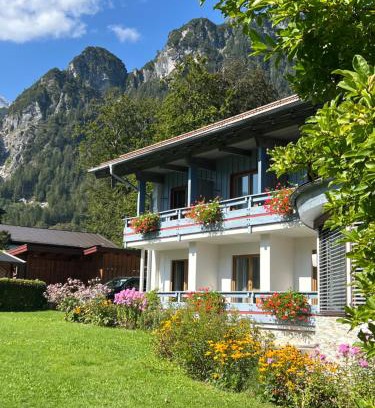 Schoenau am Koenigssee Apartment | Aparthotel Hochfeld