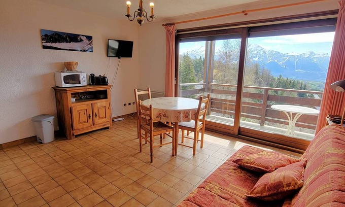 Saint-Michel-de-Chaillol Apartment | Apartment for 6 near station with balcony and private parking