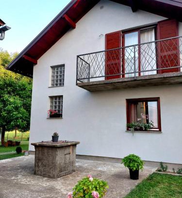 Perusic Apartment | Apartman Rita
