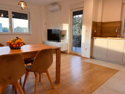 Osijek Apartment | Apartman TENA, Private parking, Self check in