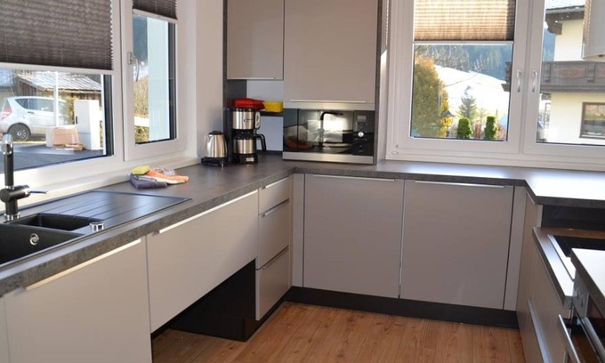 Russbach am Pass Gschuett Apartment | Apartment 8 persons Ground floor - Apartment house Van der Leij