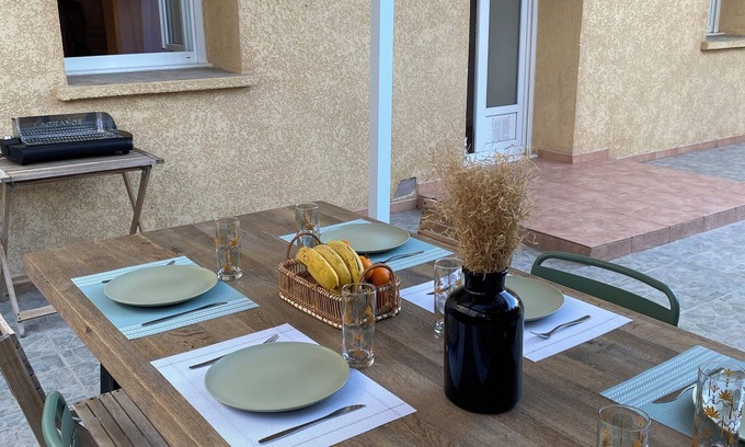 San-Martino-di-Lota Apartment | Apartment 100 metres from Miomo beach