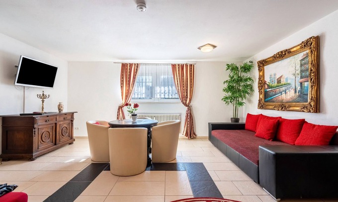 Dresden Apartment | Apartment '1 Souterrain' with Private Garden and Wi-Fi