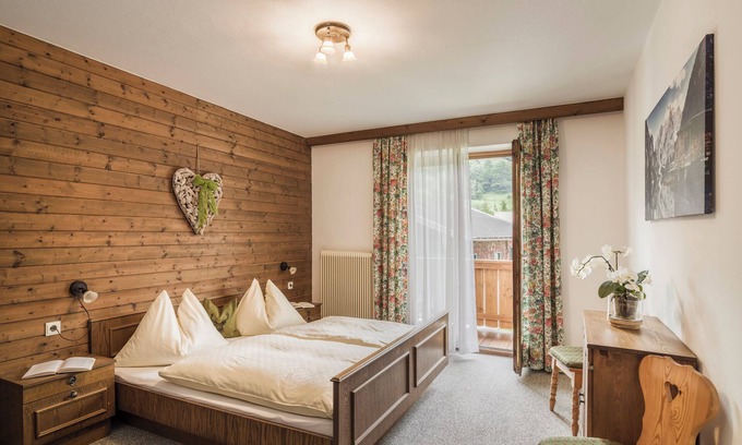 Taxenbach Apartment | Apartment 1 with Mountain View, Garden & Wi-Fi