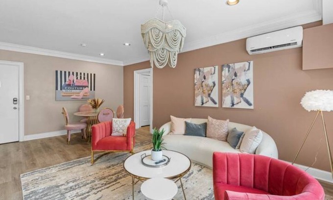 Lenox Apartment | Apartment 101