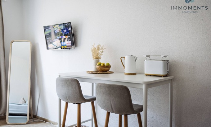 Rathausviertel Apartment | Apartment 2 minutes walk from the main station with Netflix