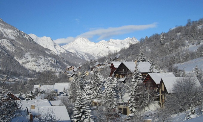 Saint-Chaffrey Apartment | APARTMENT 2 TO 4 PEOPLE - SERRE CHEVALIER 1350 m - BEAUTIFUL VIEW ON THE MOUNTAIN