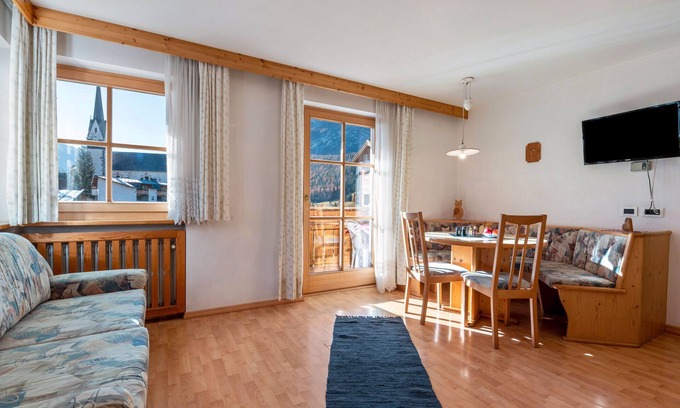Badia Apartment | Apartment '2' with Mountain View, Shared Garden and Wi-Fi