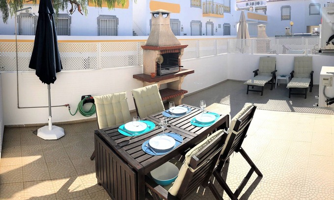 Altura Apartment | Apartment 250 meters from Altura beach with terrace, A/C and Internet