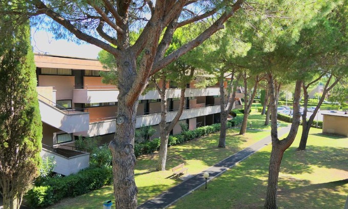 Marina di Bibbona Apartment | Apartment 3 beds in Residence with swimming-pool bed and bath linen included