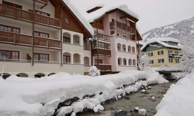 Russbach am Pass Gschuett Apartment | Apartment, 300m to the ski slope, everything on site, gr. Leisure offer winter + summer