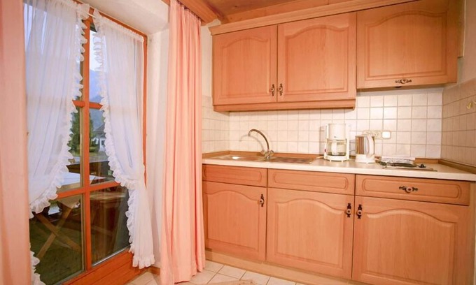 Kreuzfeld Apartment | Apartment 4 for 2 persons with balcony, 27 sqm, kitchen, living room/bedroom