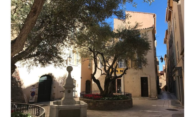 Old Town Apartment | Apartment 4 people Place l'Ormeau