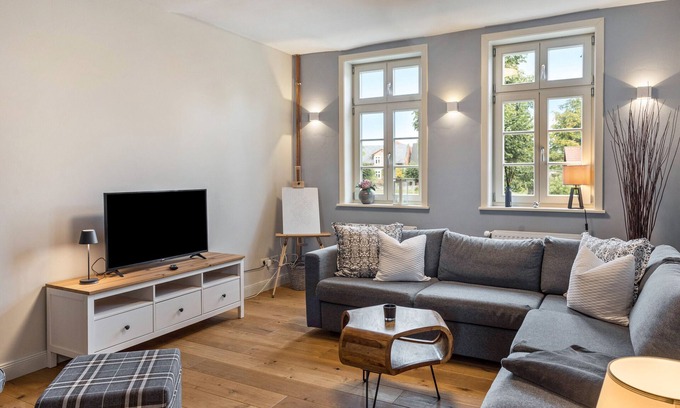 Groß Pankow Apartment | Apartment '4 Putlitz' with private terrace, shared garden and Wi-Fi