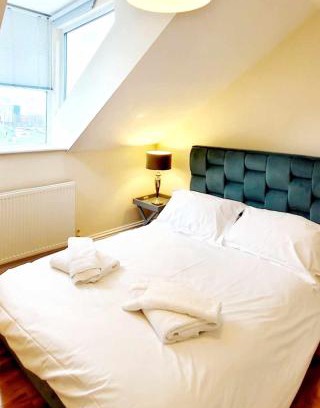 Darlington Apartment | Apartment 5 - two bedroom luxury apartment close to town, mainline rail & theatre stylish and comfortable