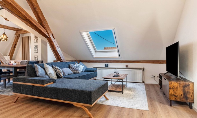 Rheinhausen Apartment | Apartment '6 Mit 3 Schlafzimmer' with Shared Terrace and Wi-Fi