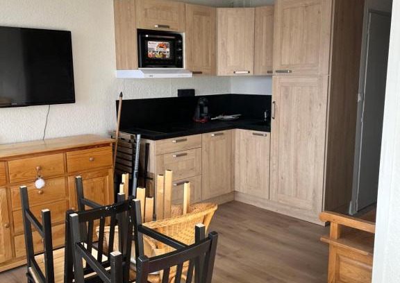 Eclose-Est Apartment | Apartment 6 Sleeps - Ski-in Ski-out