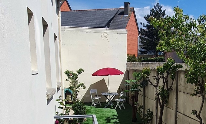 Dinard Apartment | Apartment 60 m² with small garden 400m from a beach