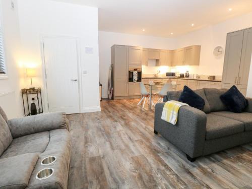 Eastbridge Apartment | Apartment 7