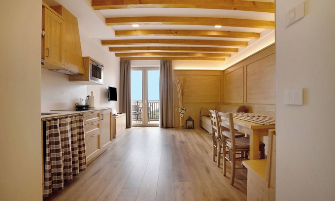 Tremosine Apartment | Apartment 'Agriturismo Hegemone Stube' with Mountain View, Private Terrace and Wi-Fi