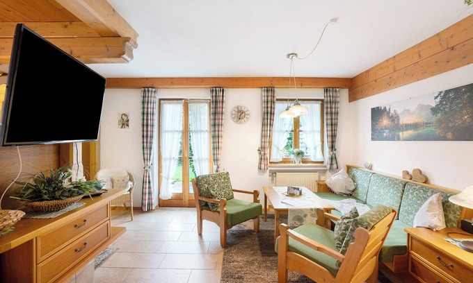 Mittenwald Apartment | Apartment 'Alpenaster' with Mountain View, Private Terrace and Wi-Fi