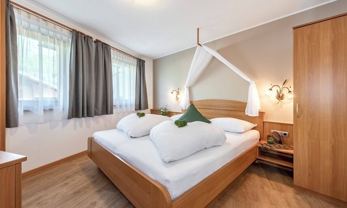 San Giovanni Apartment | Apartment "AlpenChalet Niederkofler Arabella" with Mountain View, Sauna & Garden
