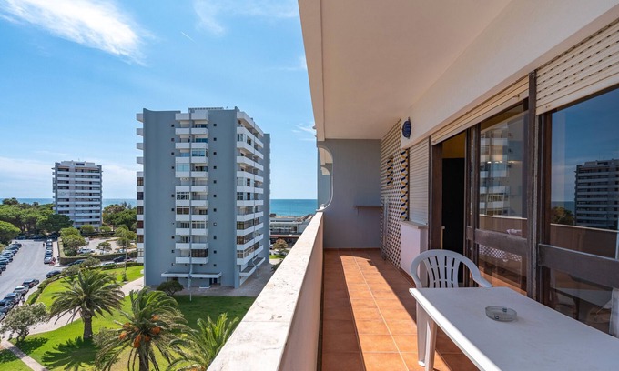 Torralta Apartment | Apartment 'Alvorada Divinal' with Sea View, Private Garden and Balcony