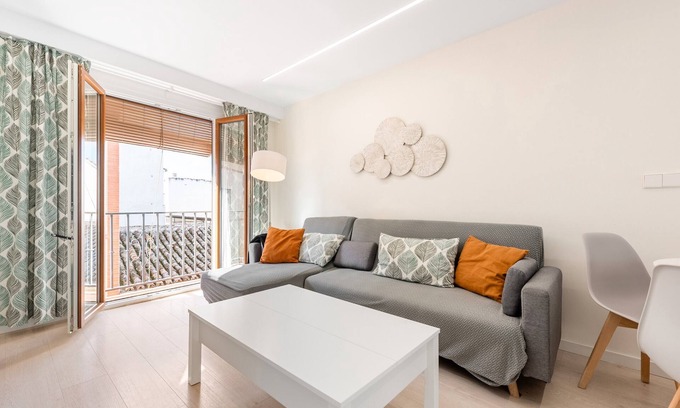 Antequera Apartment | Apartment "Andalucía Centro" with Balcony & Wi-Fi