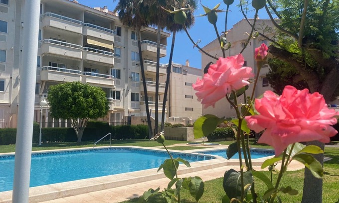 El Albir Apartment | Apartment 'Apartamento Cal Albir' with Shared Pool, Wi-Fi and Air Conditioning