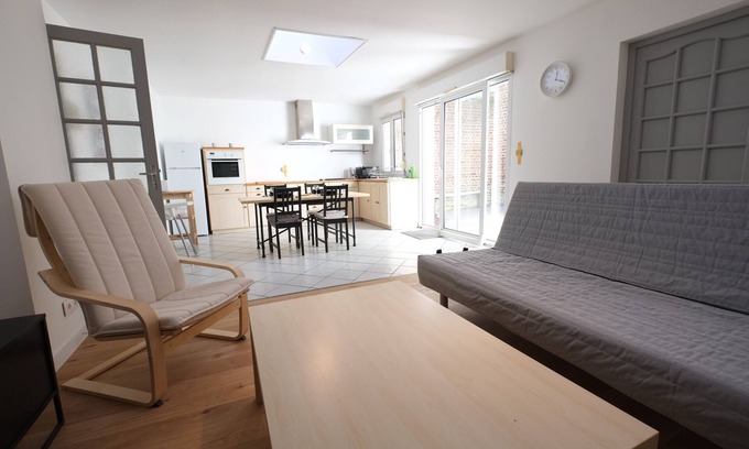 Wazemmes Apartment | Apartment-Apartment-Ensuite with Bath-Courtyard view