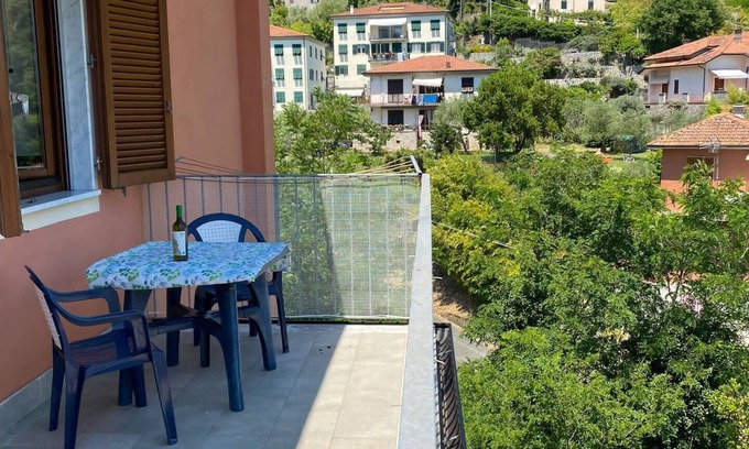 La Foce Apartment | Apartment 'Appartamento La Valle Degli Ulivi' with Sea View, Private Terrace and Wi-Fi